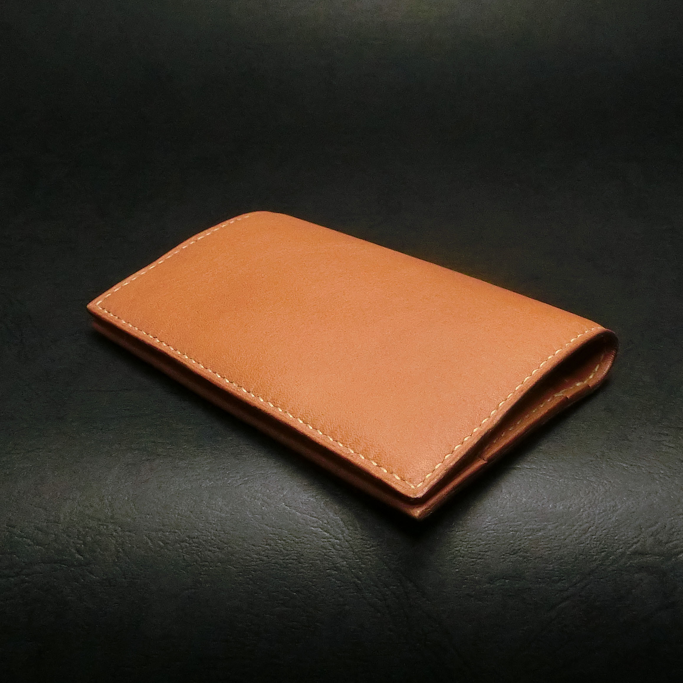 【本革】名刺入れ（マグネット式）ライトブラウン 9,728円