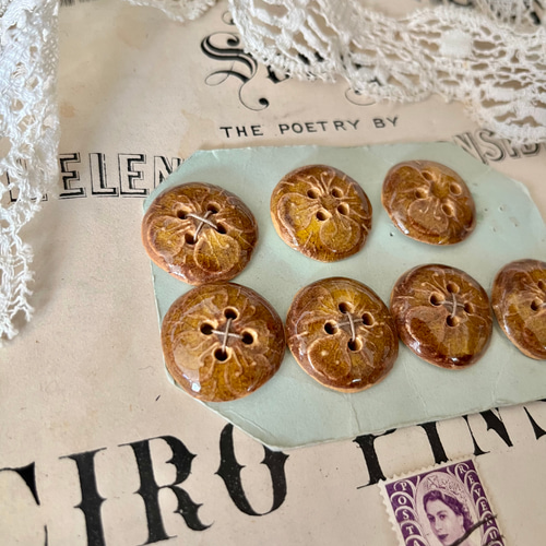英国で出会った♪ ヴィンテージ ボタン ハンドメイド 陶器のボタン