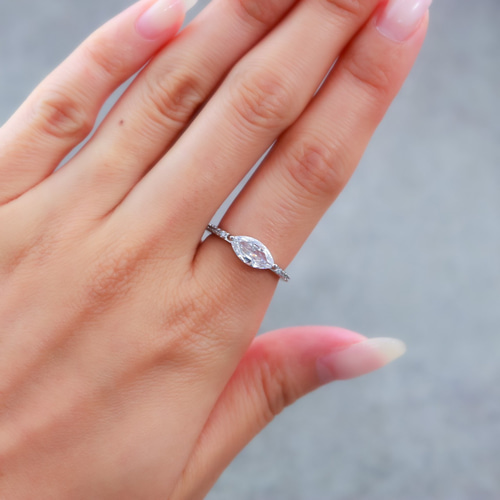 MR40】大粒マーキスのリング（横）／PT900仕上げ ウェディング