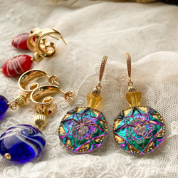 売り切れました。アンティークヴィンテージガラスボタンイヤリング チェコ ガラスボタンの香水瓶みたいなピアス/イヤリング【emerald