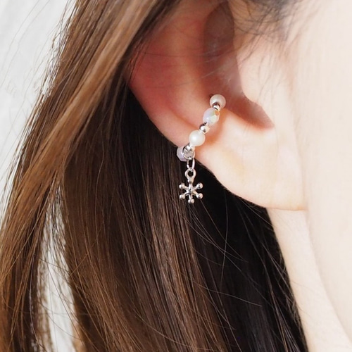 リトルスノーフレーク❅とクリスタルパールのイヤーカフ（片耳用