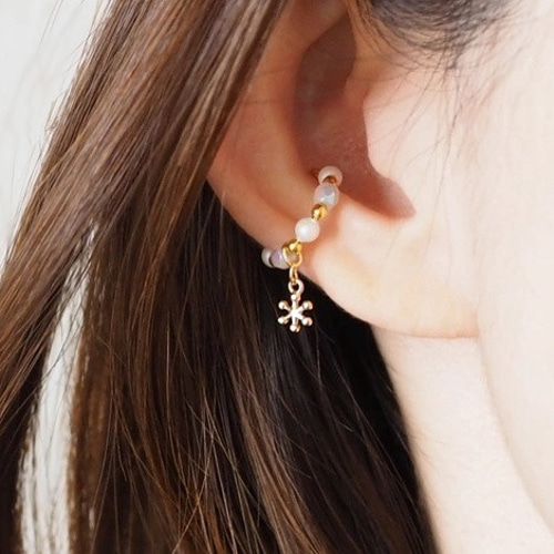 リトルスノーフレーク❅とクリスタルパールのイヤーカフ（片耳用