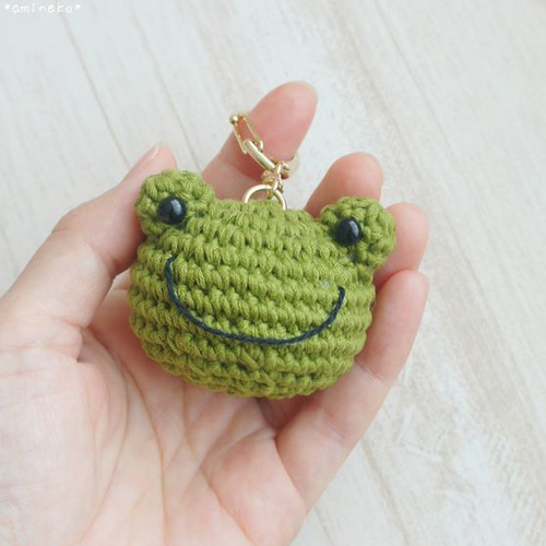 あみぐるみ　アヒル　カエルさん　【受注製作になります】 アヒルのあみぐるみ 夢子YUMEKOmadeさんの無料編み図を参考に