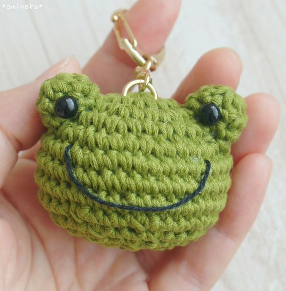 195＋3セット、冬服セット10種類 カエルあみぐるみキーホルダー