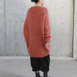 手工編織馬海毛長版開襟衫（鮭魚粉紅） 第8張的照片