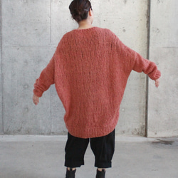 手工編織馬海毛長版開襟衫（鮭魚粉紅） 第9張的照片