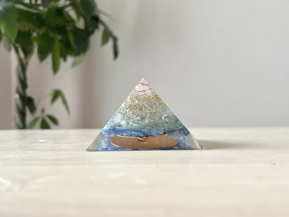 場の氣を整えてくれる乾坤宝照図が入ったオルゴナイト〜特別品２ 7枚目の画像