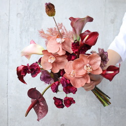 【人気デザイン】おしゃれ花嫁の胡蝶蘭とアンスリウムのブーケ♡ アーティフィシャルフラワー マグノリア カラーリリィ 4枚目の画像