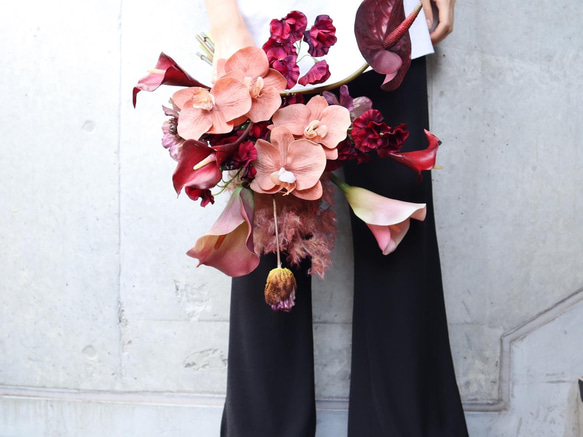 【人気デザイン】おしゃれ花嫁の胡蝶蘭とアンスリウムのブーケ♡ アーティフィシャルフラワー マグノリア カラーリリィ 3枚目の画像