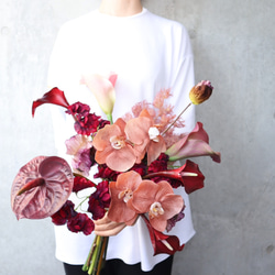 【人気デザイン】おしゃれ花嫁の胡蝶蘭とアンスリウムのブーケ♡ アーティフィシャルフラワー マグノリア カラーリリィ 5枚目の画像