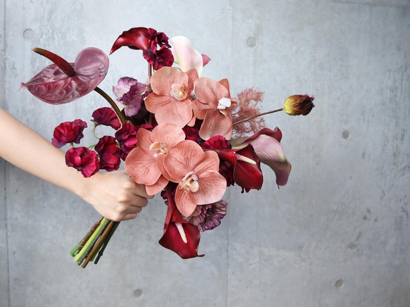 【人気デザイン】おしゃれ花嫁の胡蝶蘭とアンスリウムのブーケ♡ アーティフィシャルフラワー マグノリア カラーリリィ 8枚目の画像