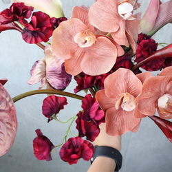 【人気デザイン】おしゃれ花嫁の胡蝶蘭とアンスリウムのブーケ♡ アーティフィシャルフラワー マグノリア カラーリリィ 2枚目の画像