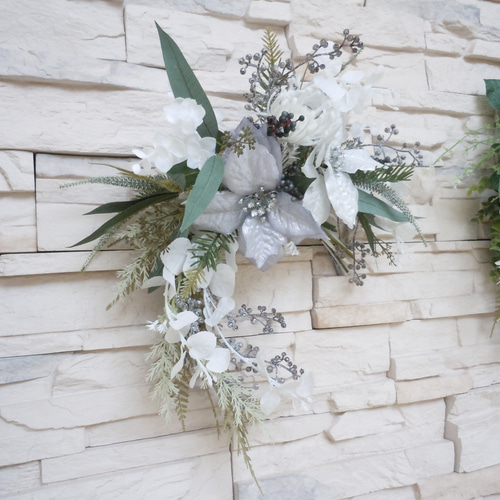 ☆frozenページ☆ホワイトローズと小花のシルバーリボン入り豪華大リース ☆frozenページ☆ホワイトローズと小花のシルバーリボン入り豪華大