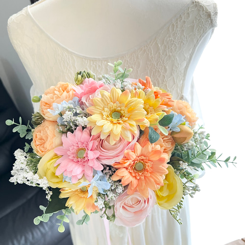 カラフルガーベラクラッチブーケ☆ ブーケ ほうき星☆ 通販 10627795