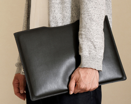 フライターグ PCケース MacBook16インチ用 おすすめ 02 FREITAGのPCケース | 5人めのゲスト 塚本 太朗さん