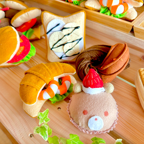 おままごと☆フェルトのおかわりパン④ おもちゃ・人形 banana house