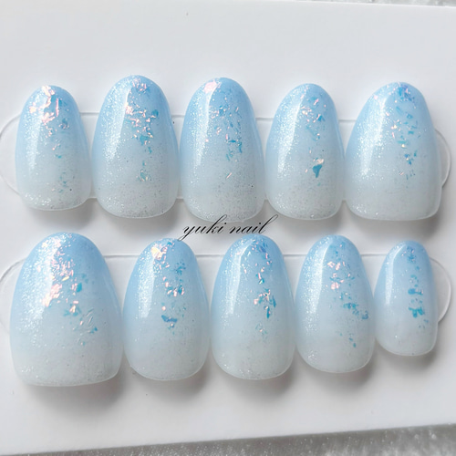 淡いブルーのグラデーションネイル ネイルチップ（つけ爪） yuki-nail