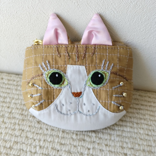 臆病猫　★お財布ポーチ★ やりくりポーチ トップファスナーポーチ 【 simple ワッペン 猫 】 刺繍 ポーチ