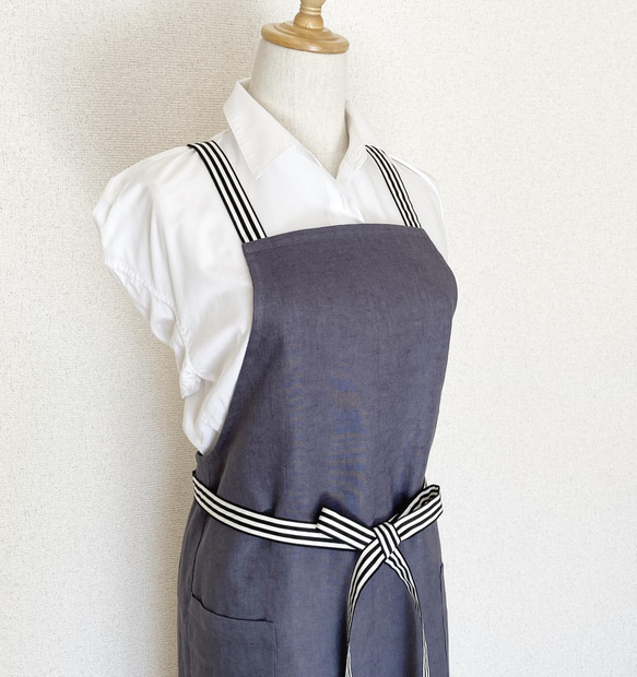 リネン エプロン 肩紐バッククロス《ブルーグレー×ストライプ