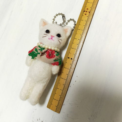 ◾羊毛フェルトの猫マスコット(白猫)キーホルダー・チャーム・猫雑貨