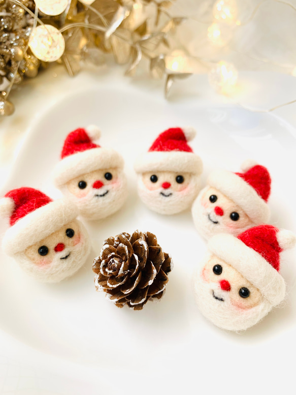 【期間限定】サンタクロース☆クリスマスブローチ《羊毛フェルト》 3枚目の画像