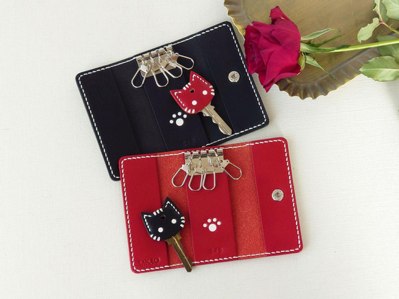 《特集掲載》【名入れ】肉球模様のペアキーケース【3色選択】＆猫(または肉球)キーカバー ※袋ラッピング無料 10枚目の画像