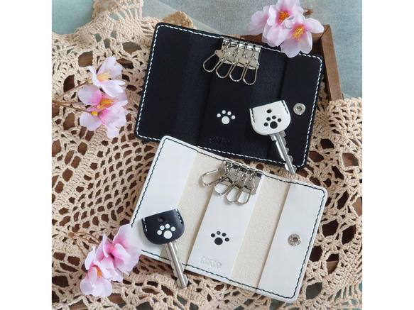 《特集掲載》【名入れ】肉球模様のペアキーケース【3色選択】＆猫(または肉球)キーカバー ※袋ラッピング無料 12枚目の画像