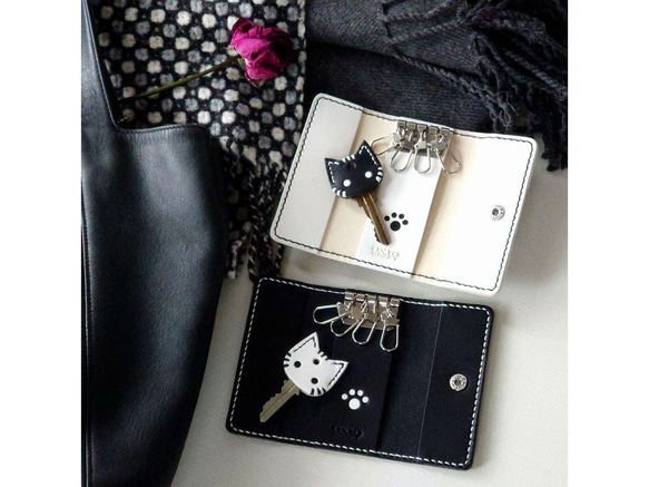 《特集掲載》【名入れ】肉球模様のペアキーケース【3色選択】＆猫(または肉球)キーカバー ※袋ラッピング無料 13枚目の画像