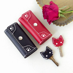 《特集掲載》【名入れ】肉球模様のペアキーケース【3色選択】＆猫(または肉球)キーカバー ※袋ラッピング無料 3枚目の画像