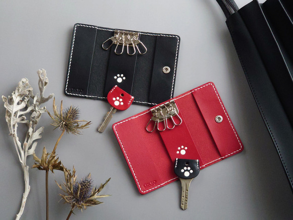 《特集掲載》【名入れ】肉球模様のペアキーケース【3色選択】＆猫(または肉球)キーカバー ※袋ラッピング無料 11枚目の画像