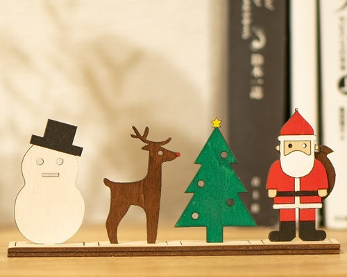 クリスマス 小さな木の置物 「雪ダルマ トナカイ ツリー サンタ」 4点