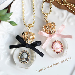送料無料】王冠丸クリア香水瓶カメオネックレス 【日本製】 ネックレス