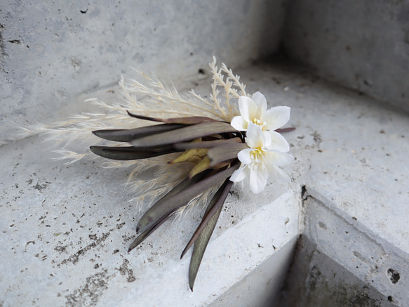 海外花とステラフラワーの大人クラッチブーケ♡ ドライフラワー  ウェディングブーケ 8枚目の画像