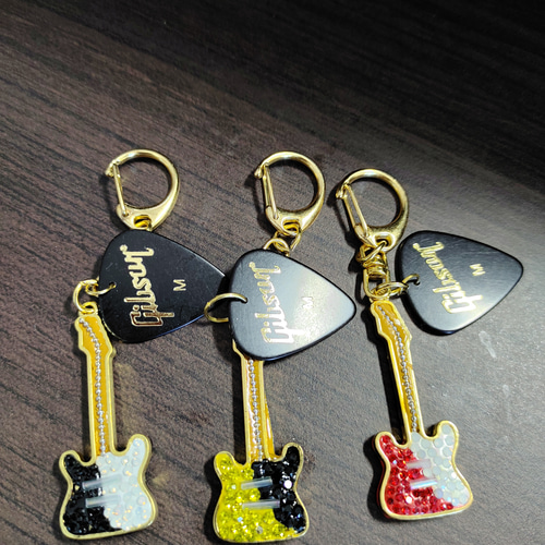 自分ツッコミくま　ギターピックキーホルダー　2種 自分ツッコミくま ギターピックキーホルダー 2種 自分ツッコミ