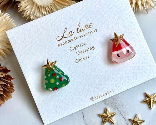 揺れない小さなクリスマスツリーとサンタクロースのカラフル