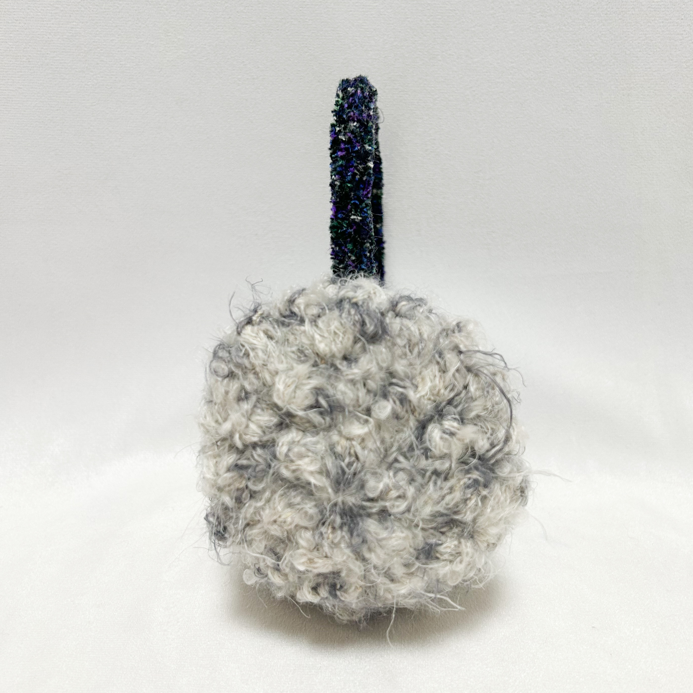 《Frost Wool》フロストウール イヤーマフ［Frost Gray／フロストグレー］手編み 冬小物 防寒 耳あて