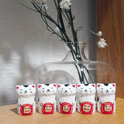 レジン　猫とだまる  赤　24/01 7枚目の画像