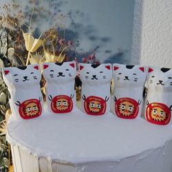 レジン　猫とだまる  赤　24/01 5枚目の画像