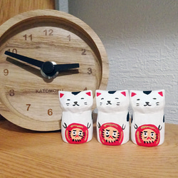 レジン　猫とだまる  赤　24/01 8枚目の画像