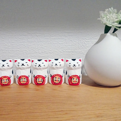 レジン　猫とだまる  赤　24/01 6枚目の画像