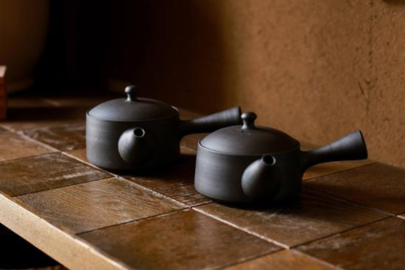 敬老ギフトに、煎茶が美味しく飲める平型急須・愛知県常滑産・澤田朋大さん作・急須・平・190cc 9枚目の画像