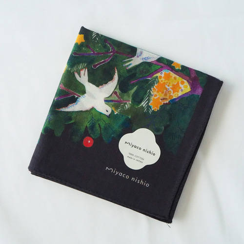 水彩画のスカーフハンカチ「もみの木と鳥」 ハンカチ・手ぬぐい miyaco