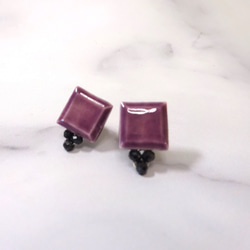 方形和黑色尖晶石耳環（紫色） 第2張的照片