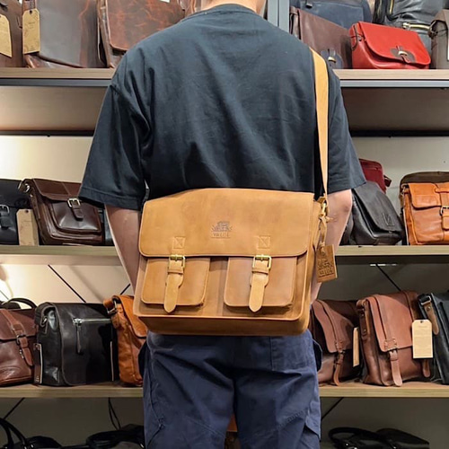 こ*ま様 【英国購入】【美品】サッチェルバッグ マイクロサッチェル / Chestnut - ザッチェルズ（Zatchels）日本公式サイト