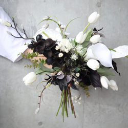 おしゃれ上級者のトレンド黒花が上品なチューリップブーケ♡ ブラック