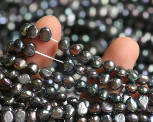 淡水パール バロック ブラック系【染】4〜4.5mm パール
