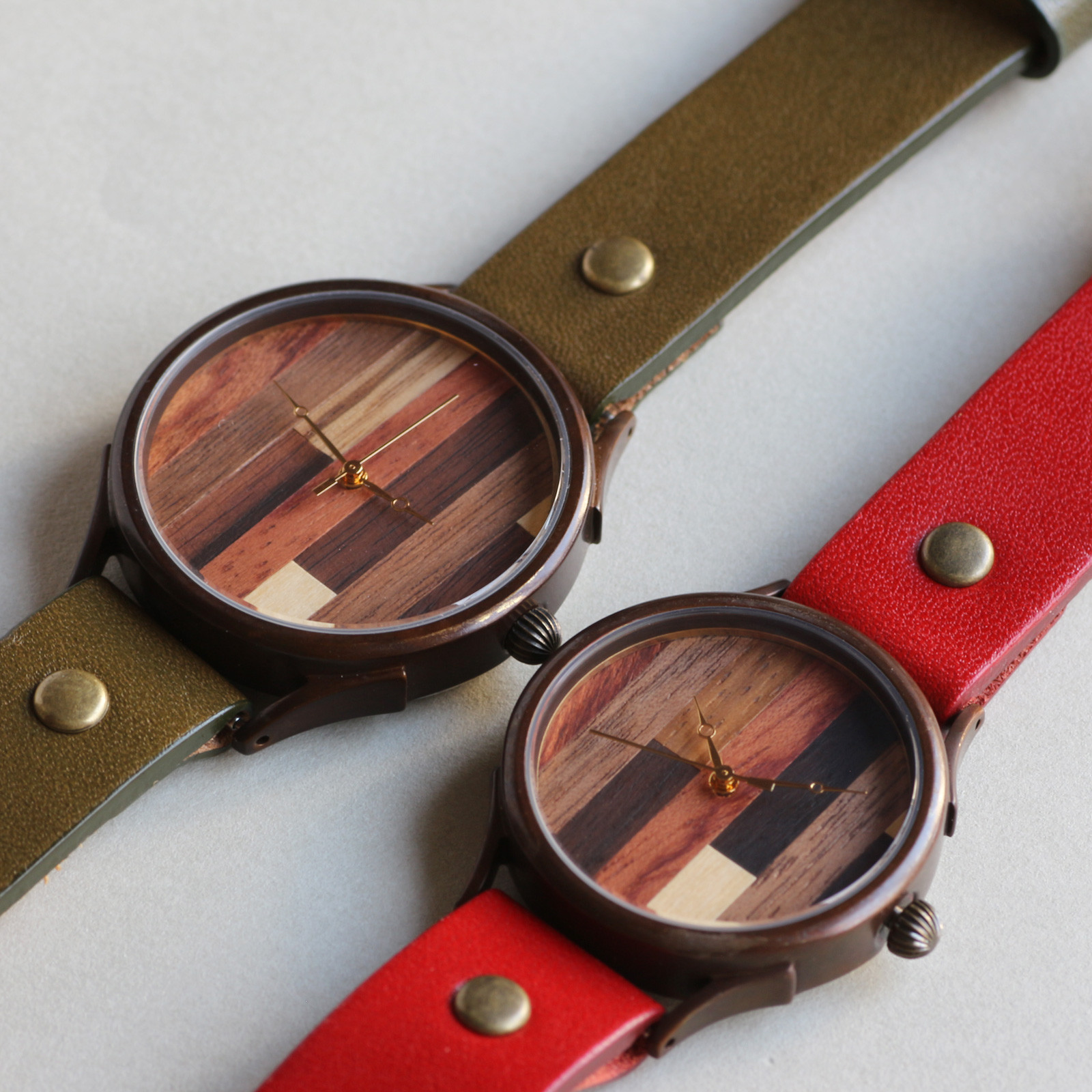 ペアウォッチ2本セット パズルのように5種類のナチュラルウッドを組んだハンドメイドウォッチ　WB082LX