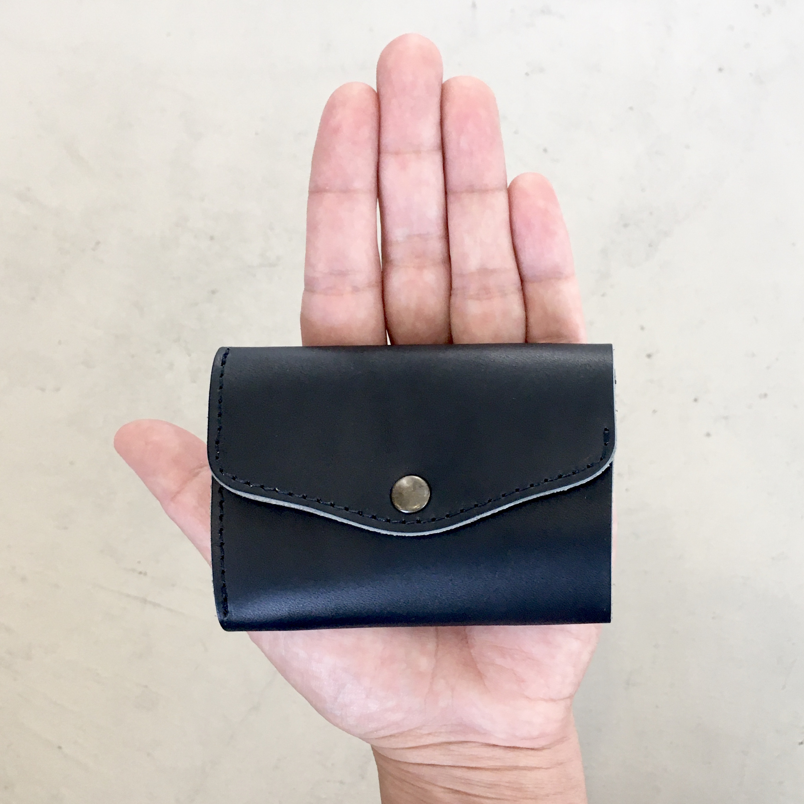 栃木レザー　ヌメ革の三つ折コンパクト財布　選べる無料or有料刻印【4色展開】