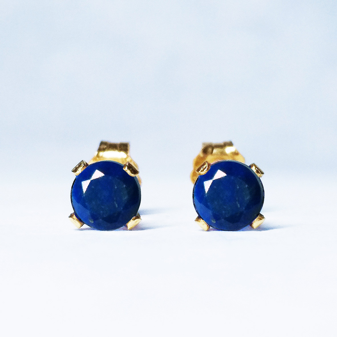 瑠璃色の宝石。ラピスラズリ・ピアス　[送料無料]