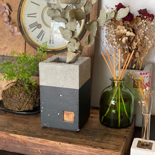 ドライフラワー TYPE A07 『花の器』モルタル ドライフラワーでcafeの雰囲気